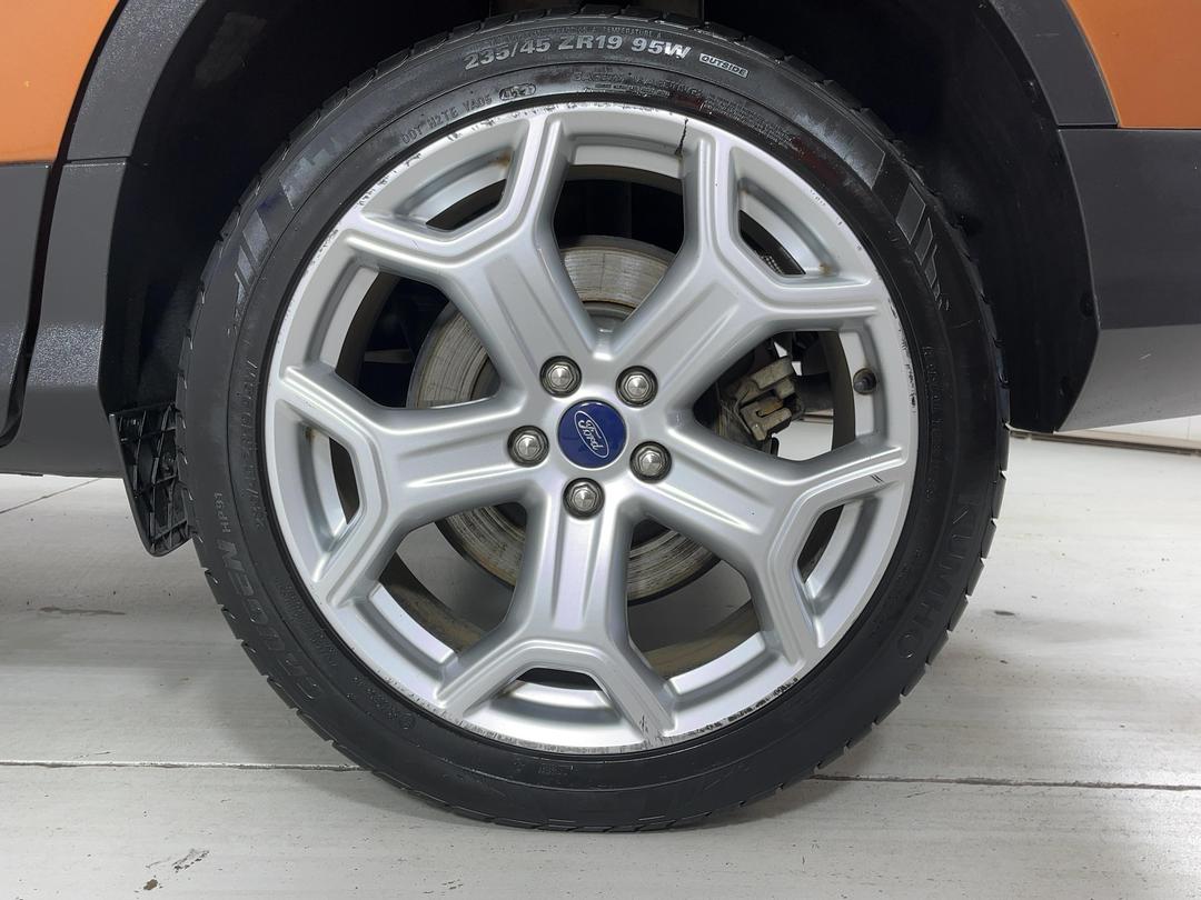 Photo '11' of Ford Escape
