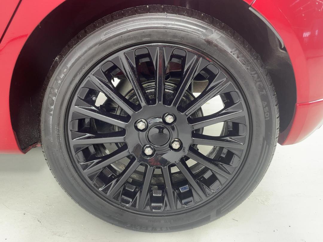Photo '11' of Ford Fiesta