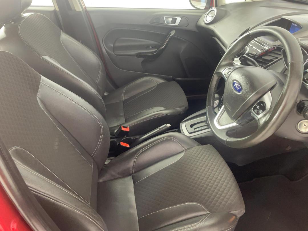 Photo '16' of Ford Fiesta