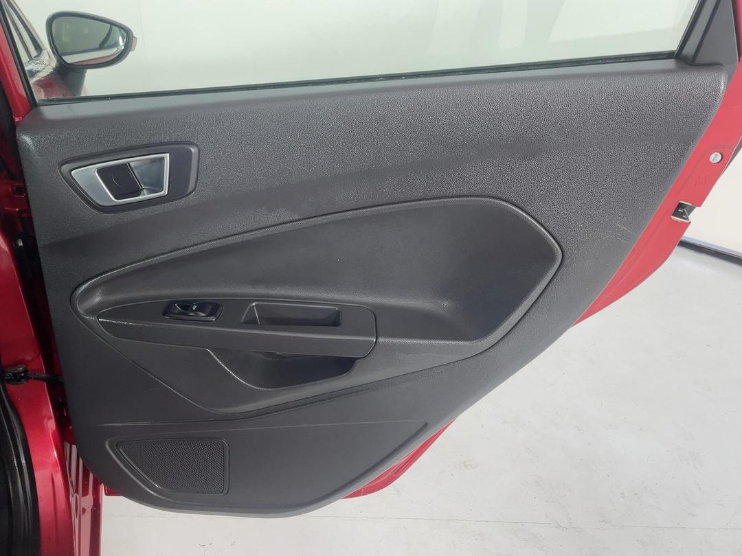 Photo '19' of Ford Fiesta