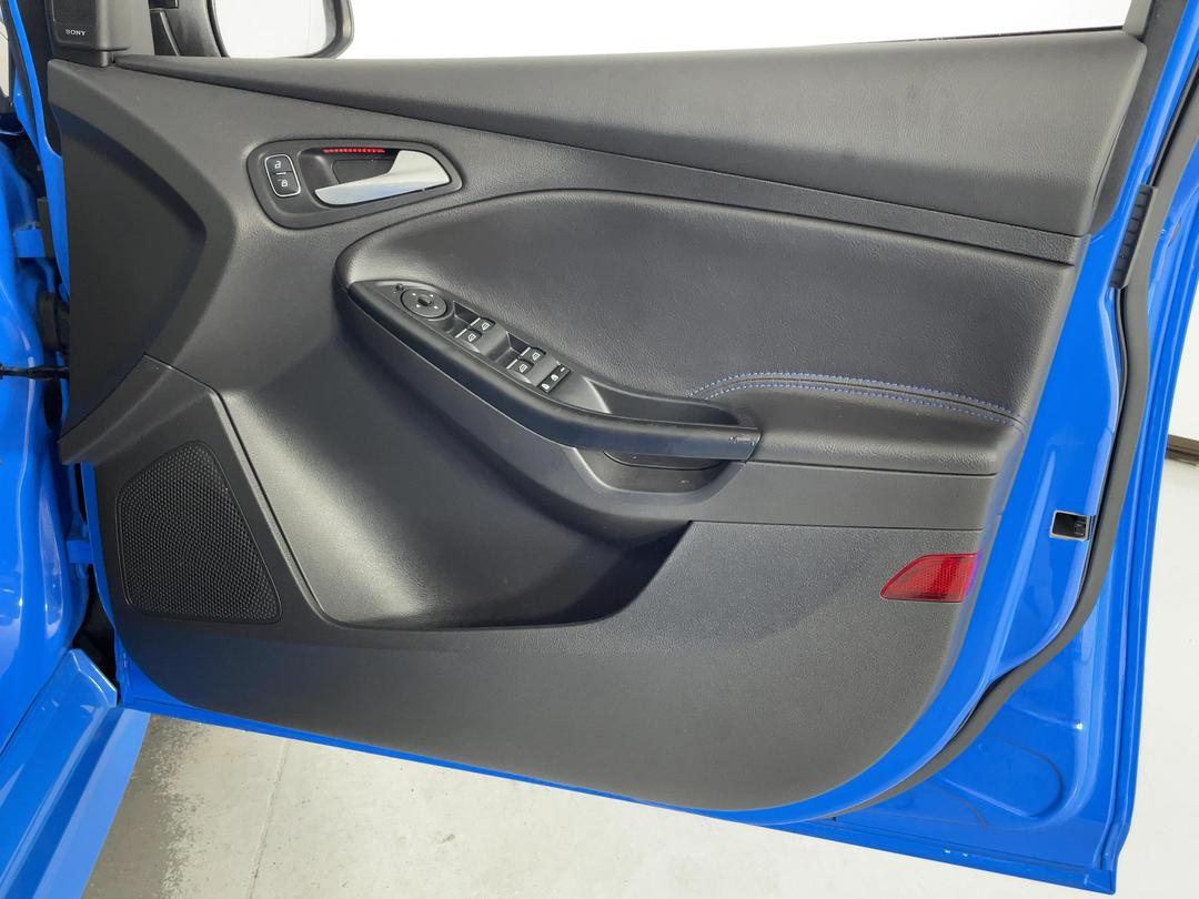 Photo '15' of Ford Focus