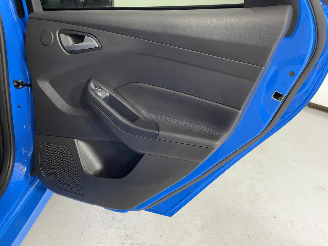 Photo '19' of Ford Focus