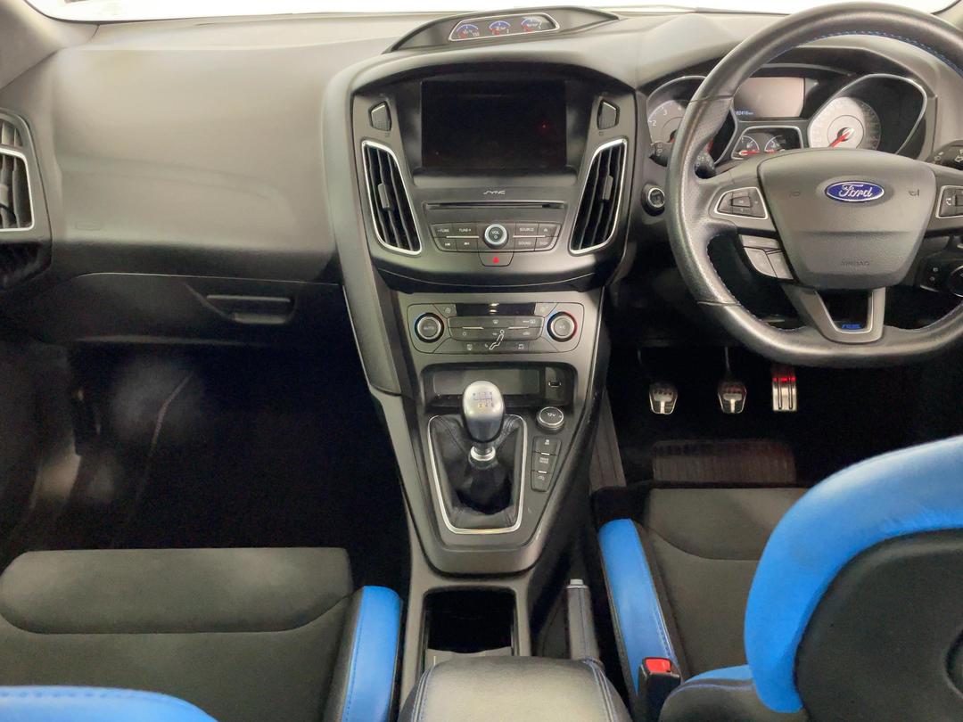 Photo '17' of Ford Focus
