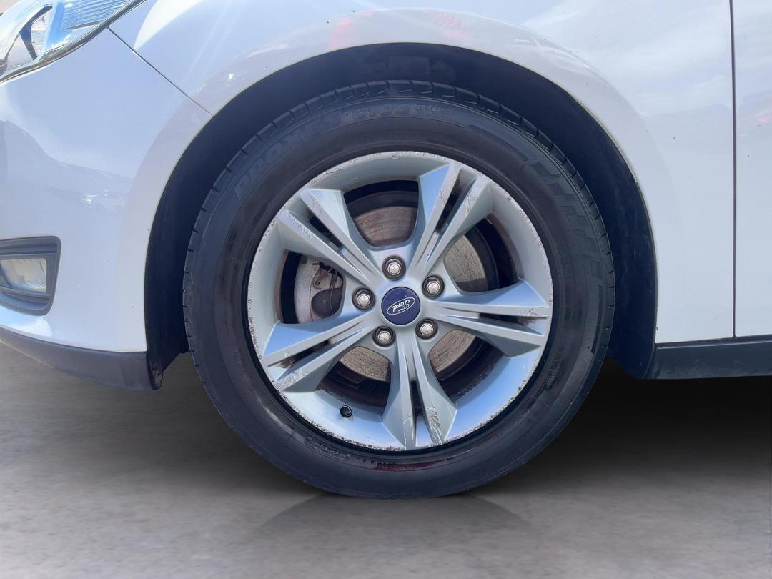 Photo '10' of Ford Focus