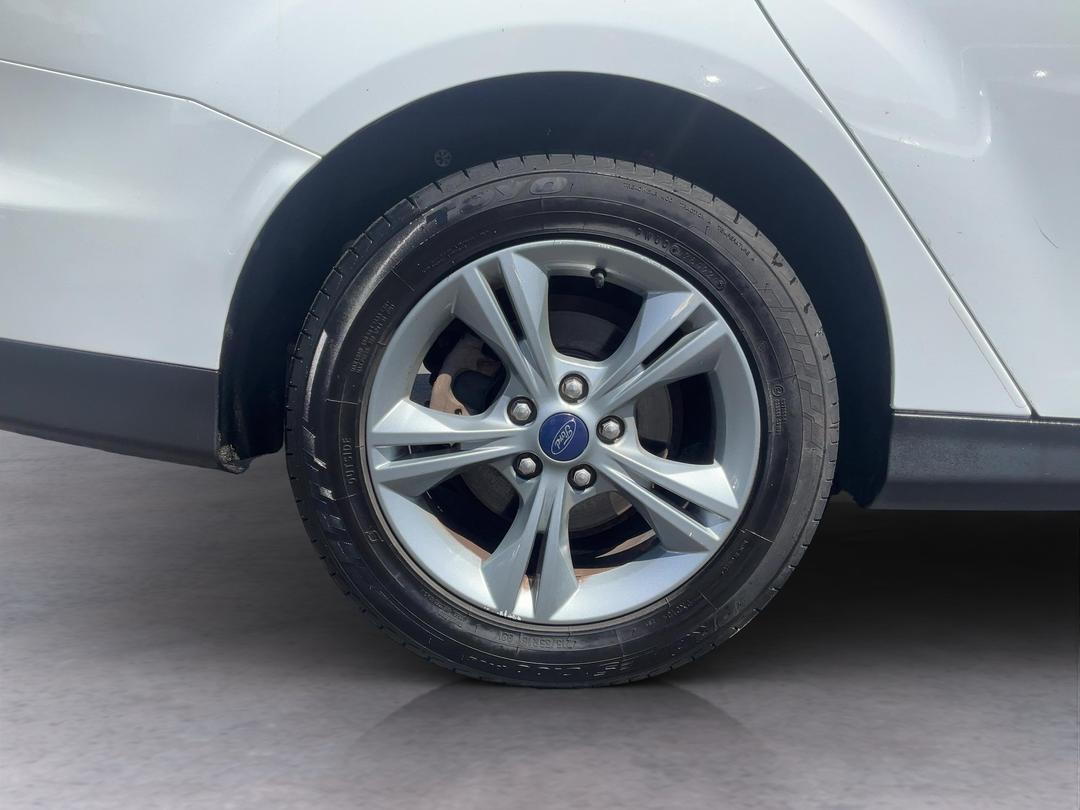 Photo '12' of Ford Focus