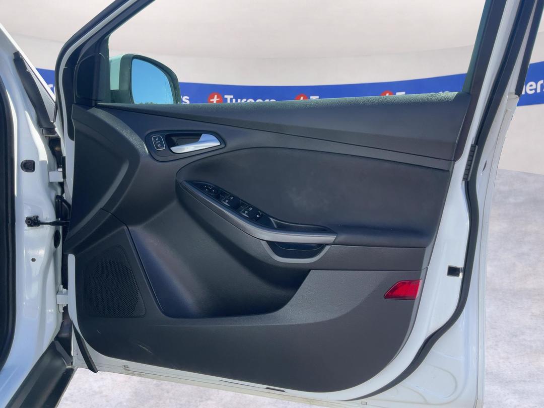 Photo '15' of Ford Focus