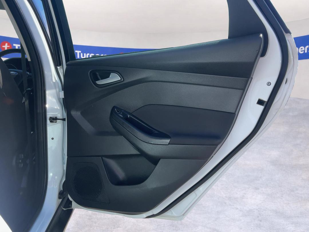 Photo '19' of Ford Focus