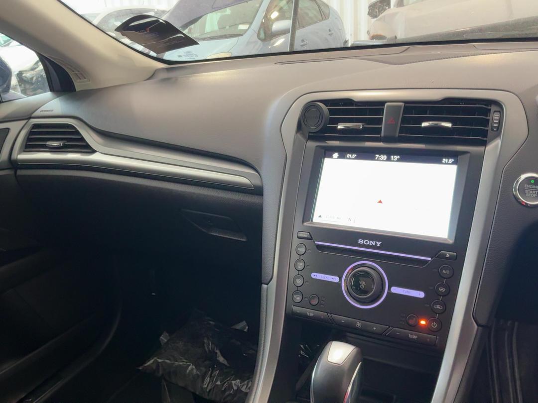 Photo '16' of Ford Mondeo Titanium 5DR Diesel Photo '16' of Ford Mondeo Titanium 5DR Diesel