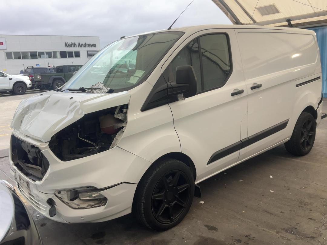 Photo '3' of Ford Transit Custom SWB LOW Roof Photo '3' of Ford Transit Custom SWB LOW Roof