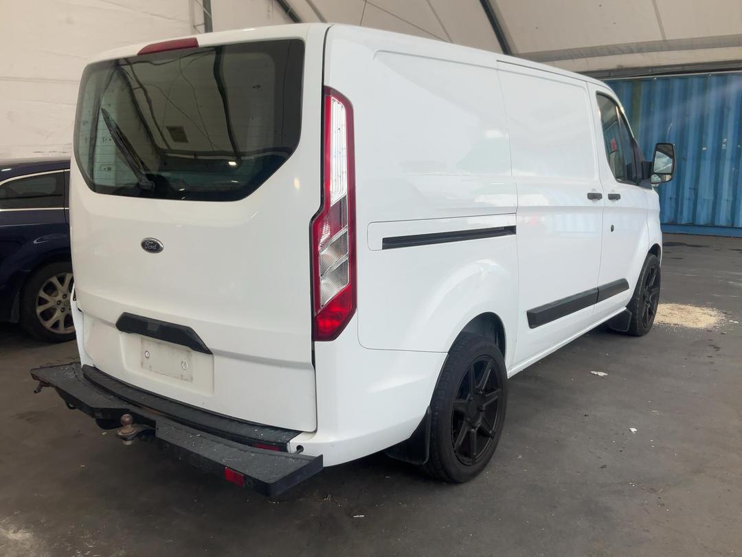 Photo '6' of Ford Transit Custom SWB LOW Roof Photo '6' of Ford Transit Custom SWB LOW Roof