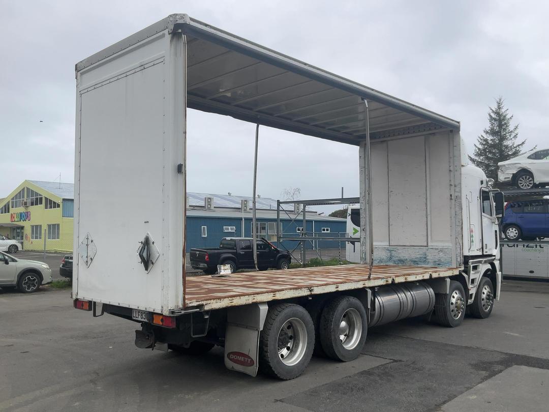Photo '4' of Freightliner FRL Argosy 8X4 Curtainsider