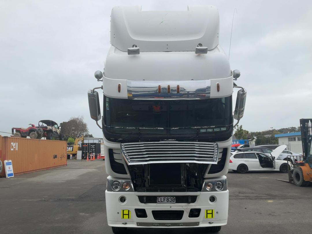Photo '16' of Freightliner FRL Argosy 8X4 Curtainsider