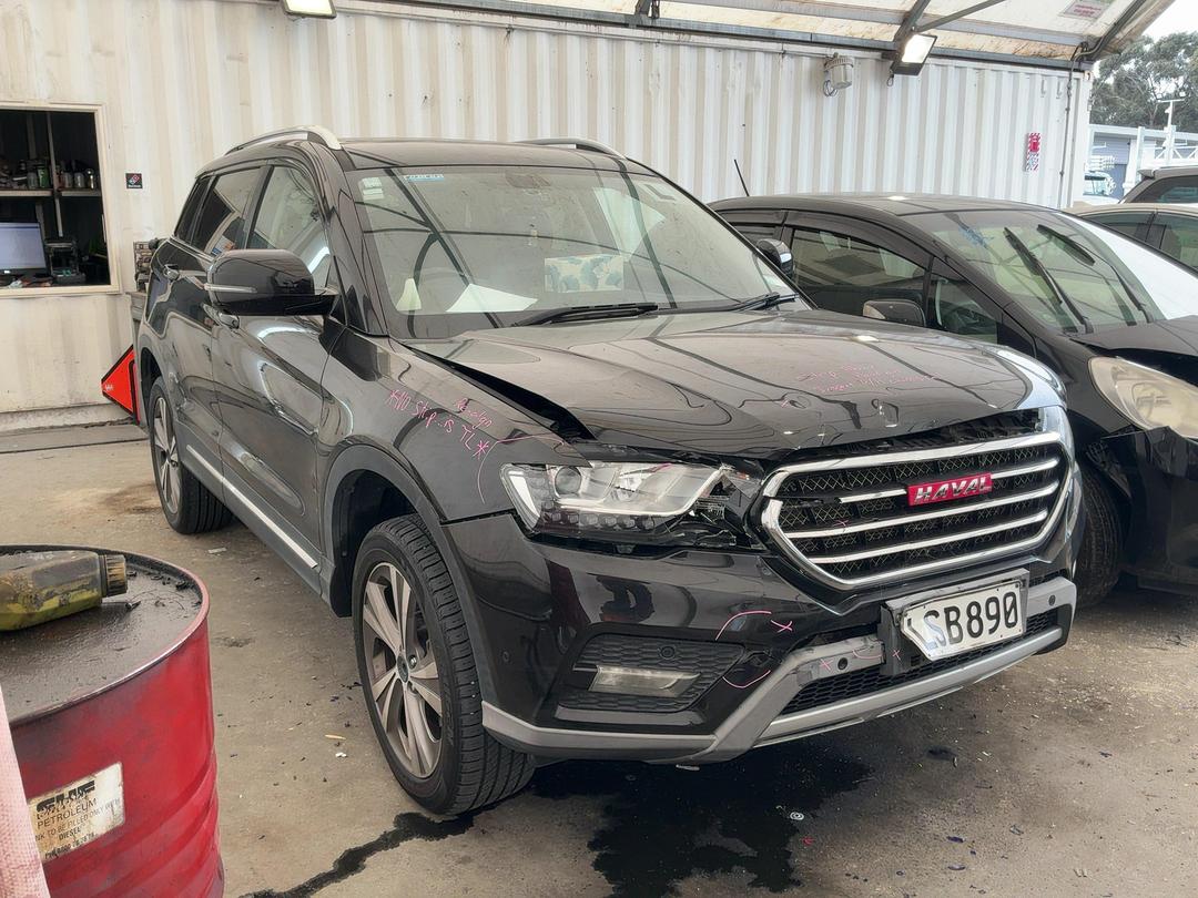 Photo '3' of Haval H6 LUX Photo '3' of Haval H6 LUX