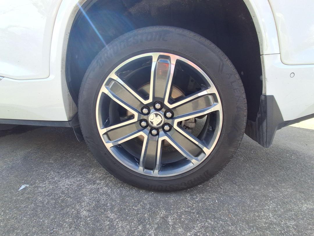 Photo '9' of Holden Acadia LTZ-V Photo '9' of Holden Acadia LTZ-V