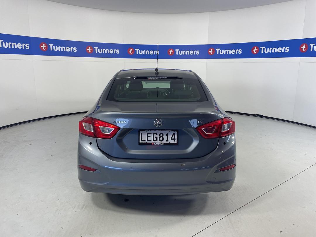 Photo '6' of Holden Astra