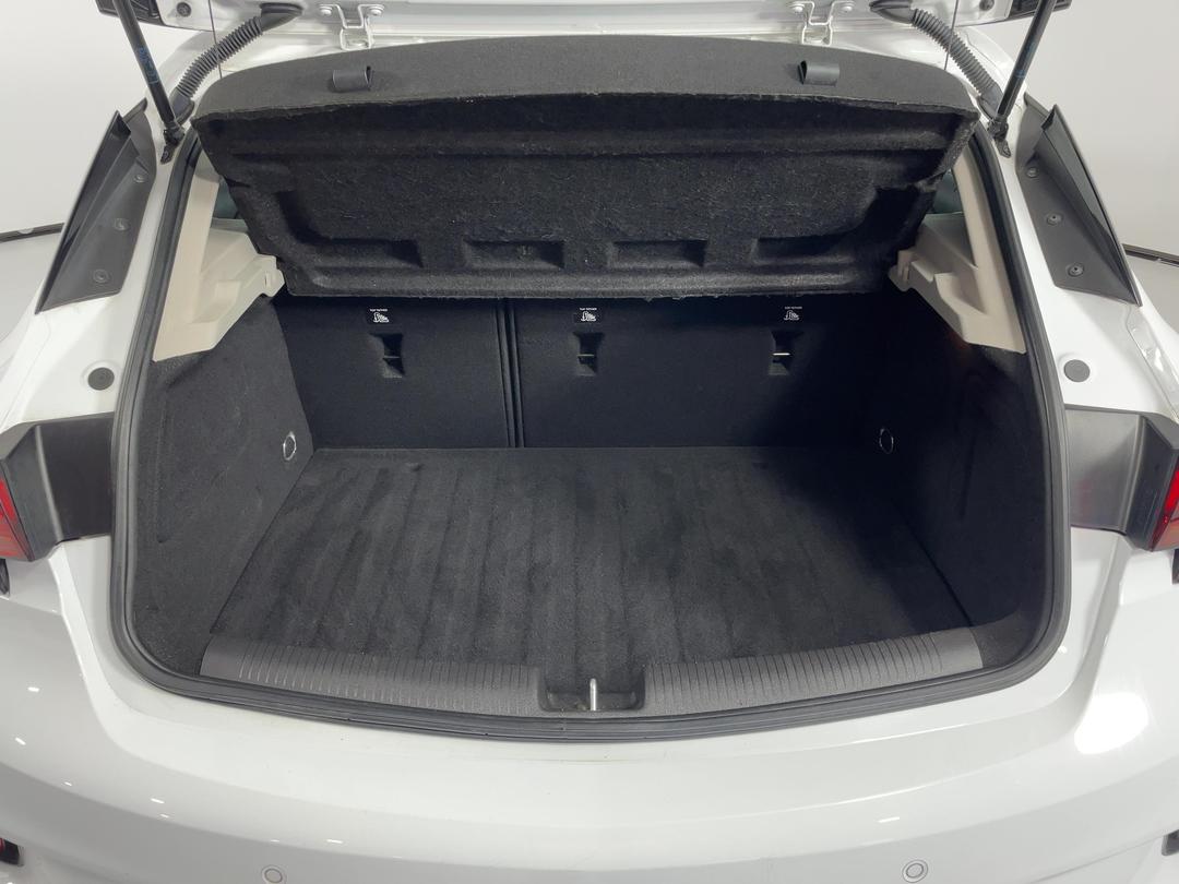 Photo '14' of Holden Astra