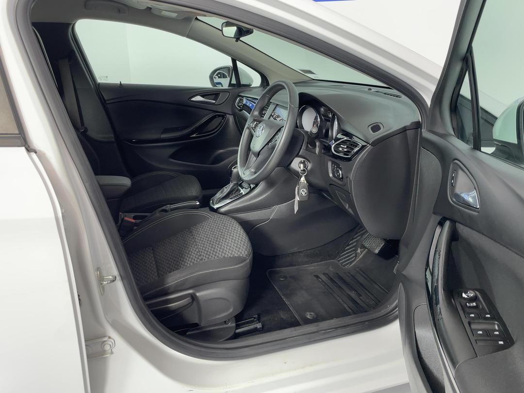 Photo '16' of Holden Astra