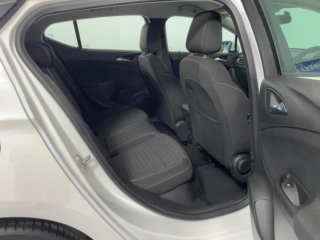 Photo '20' of Holden Astra