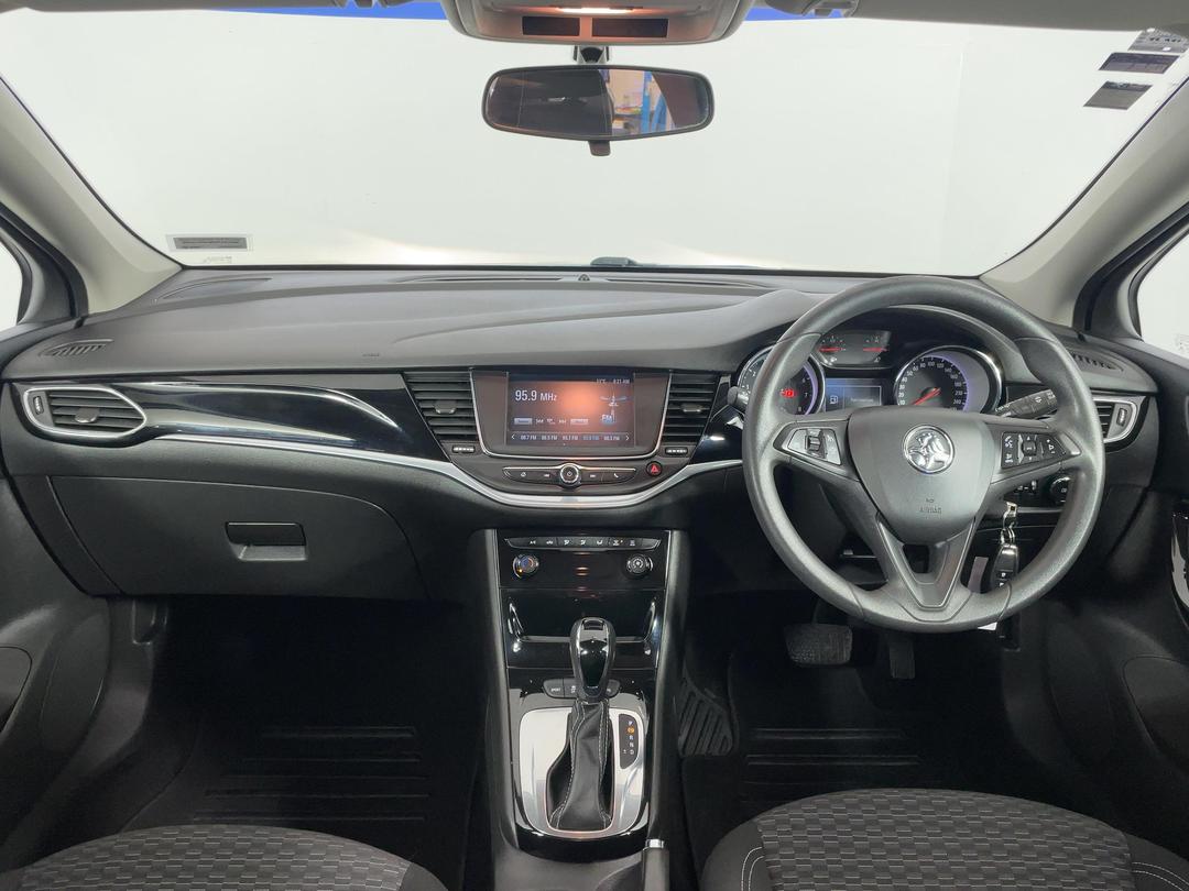 Photo '17' of Holden Astra