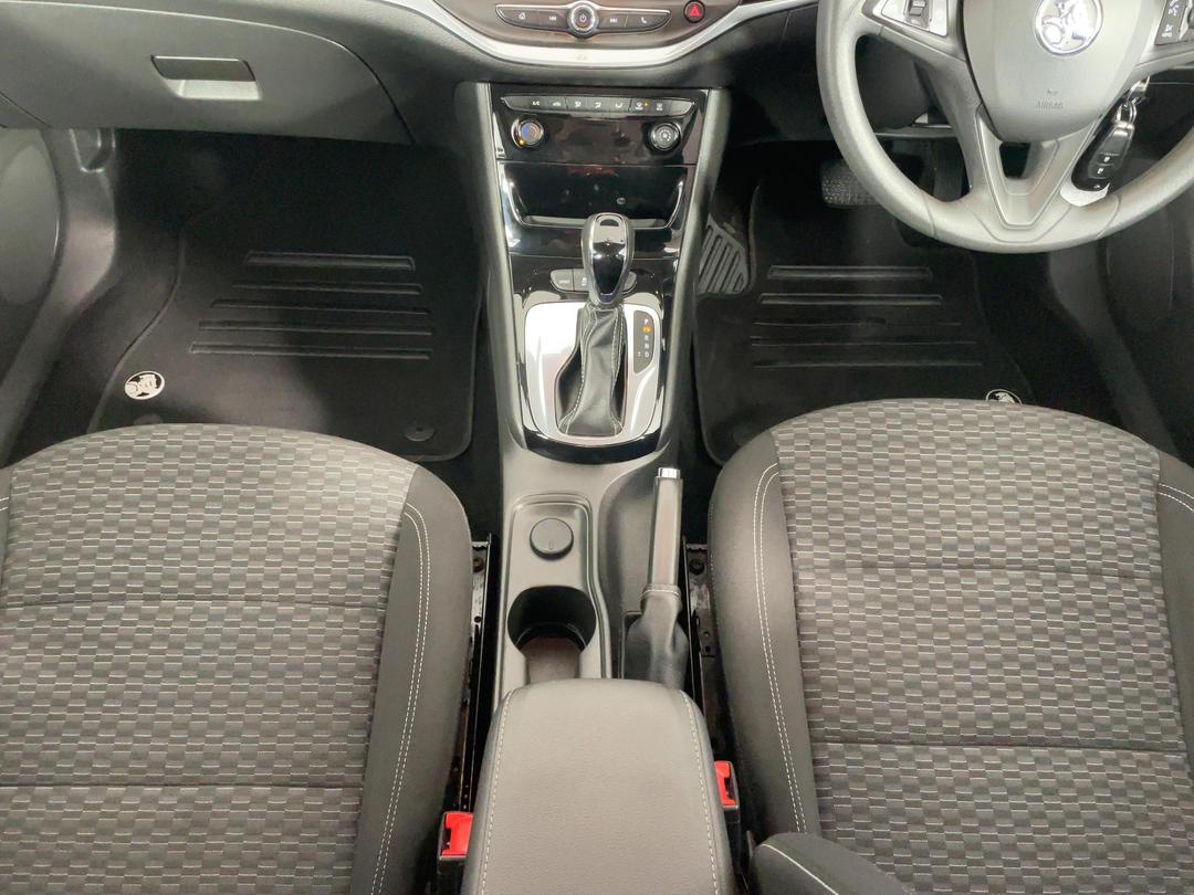 Photo '18' of Holden Astra