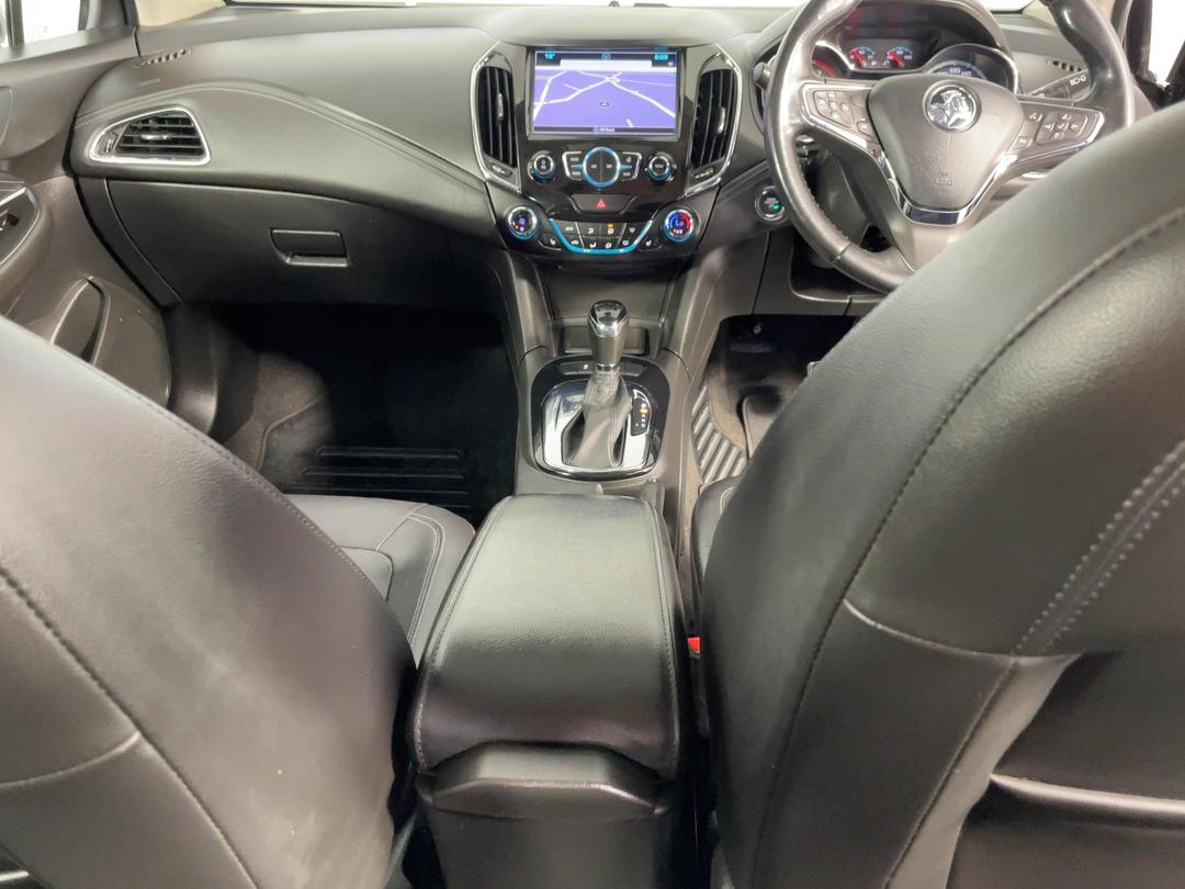 Photo '18' of Holden Astra