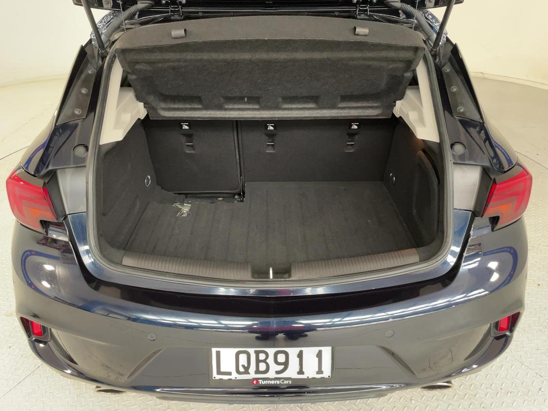 Photo '14' of Holden Astra