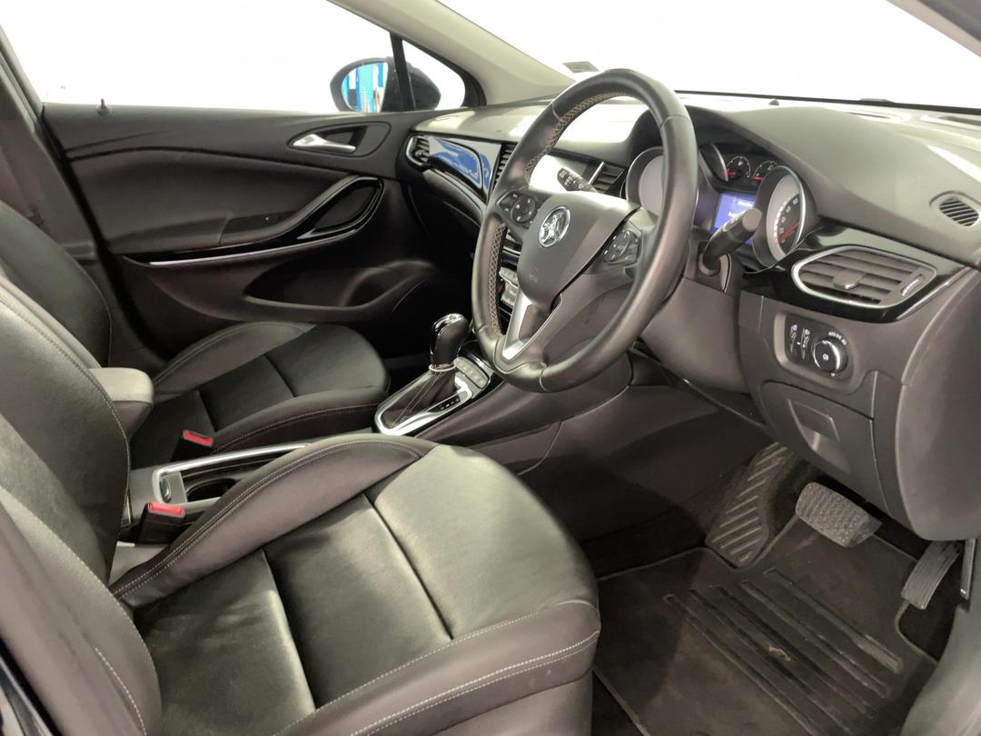 Photo '16' of Holden Astra