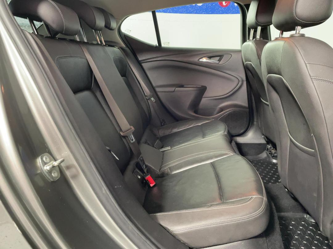 Photo '20' of Holden Astra