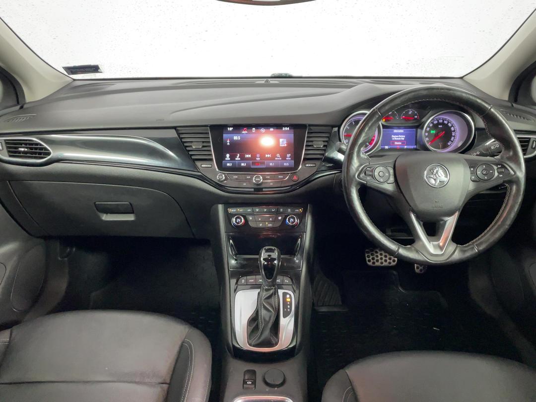 Photo '17' of Holden Astra