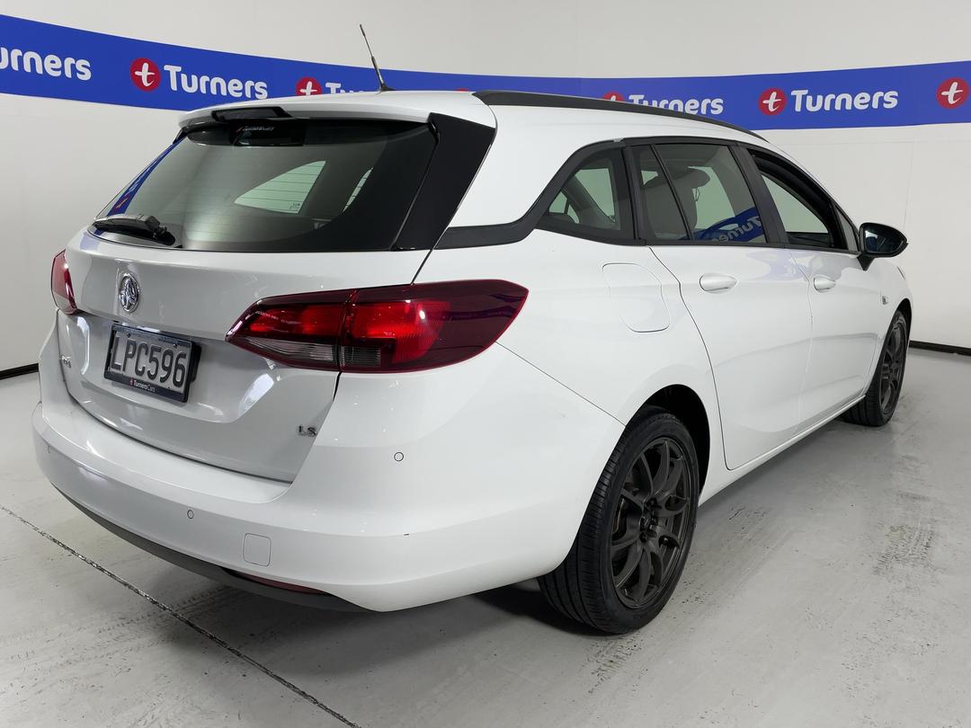 Photo '7' of Holden Astra