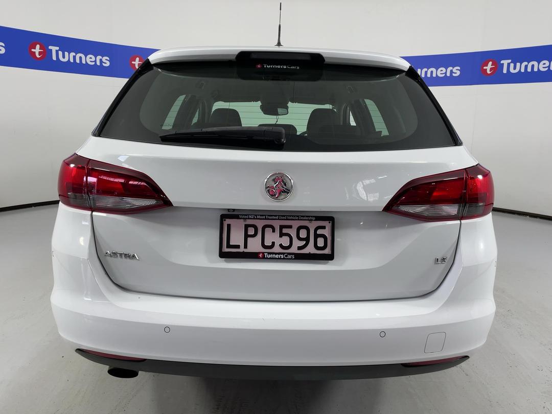 Photo '6' of Holden Astra