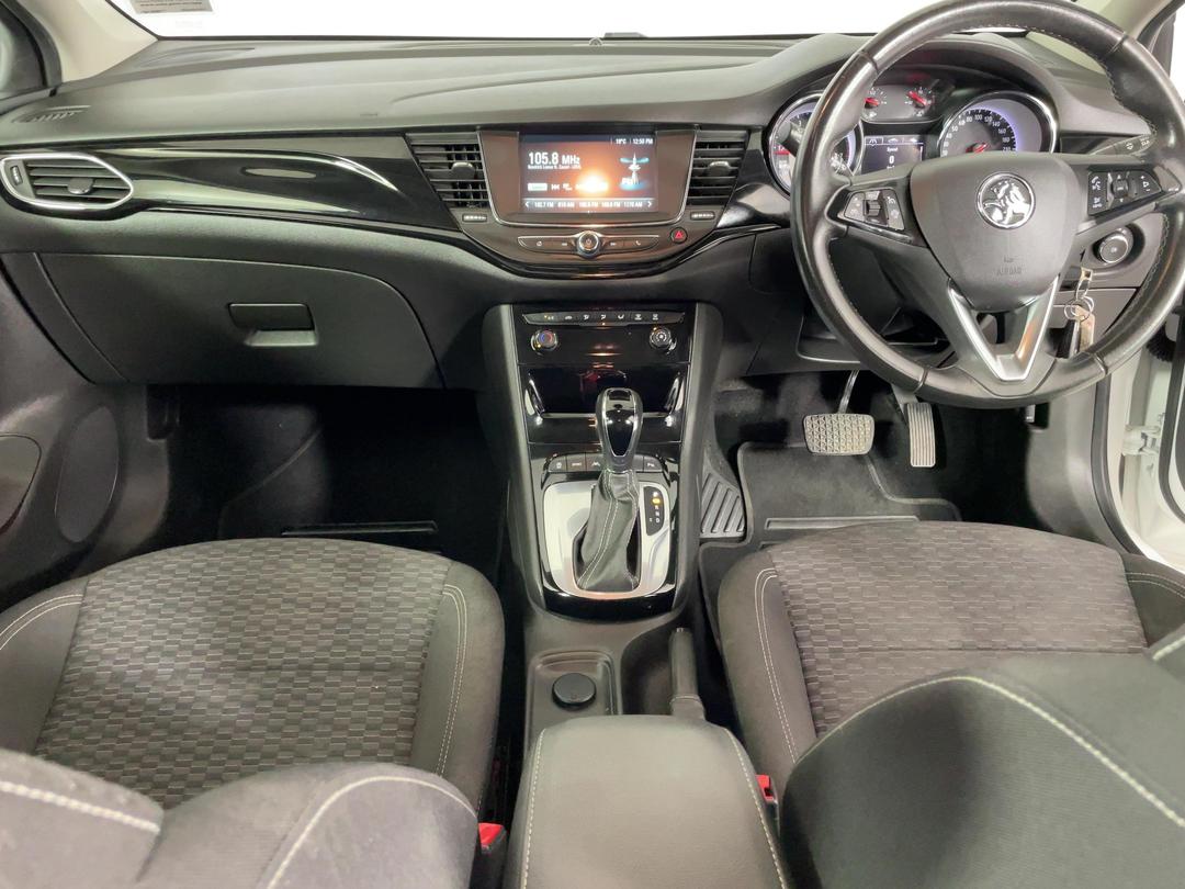 Photo '17' of Holden Astra