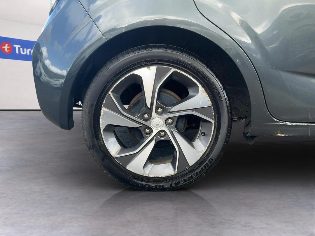 Photo '12' of Holden Barina