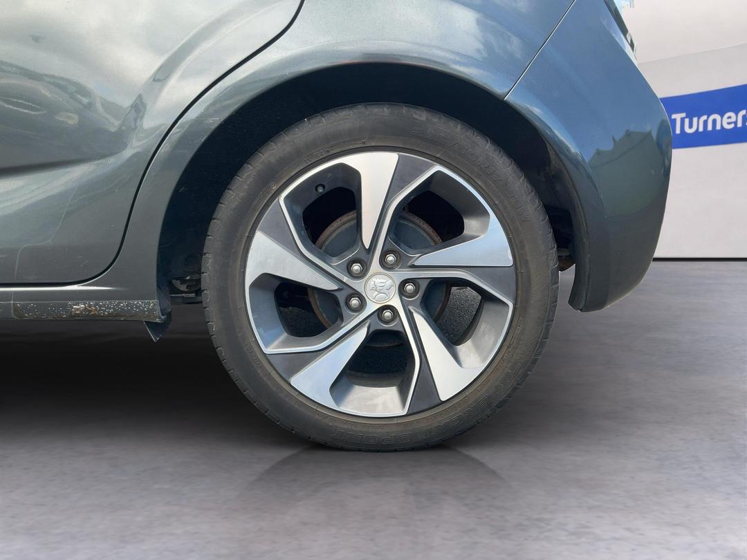 Photo '11' of Holden Barina