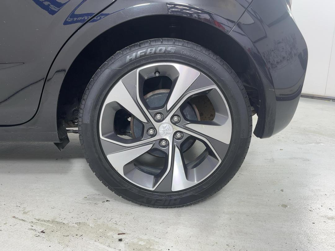 Photo '11' of Holden Barina