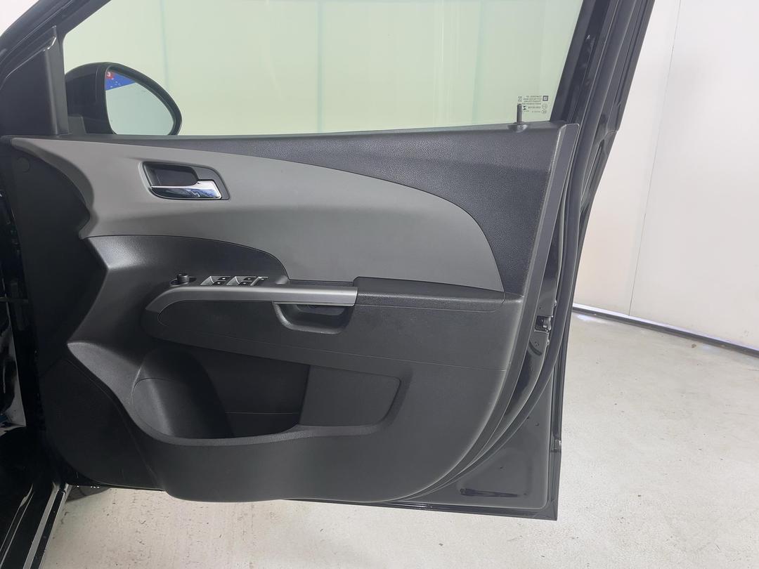 Photo '15' of Holden Barina