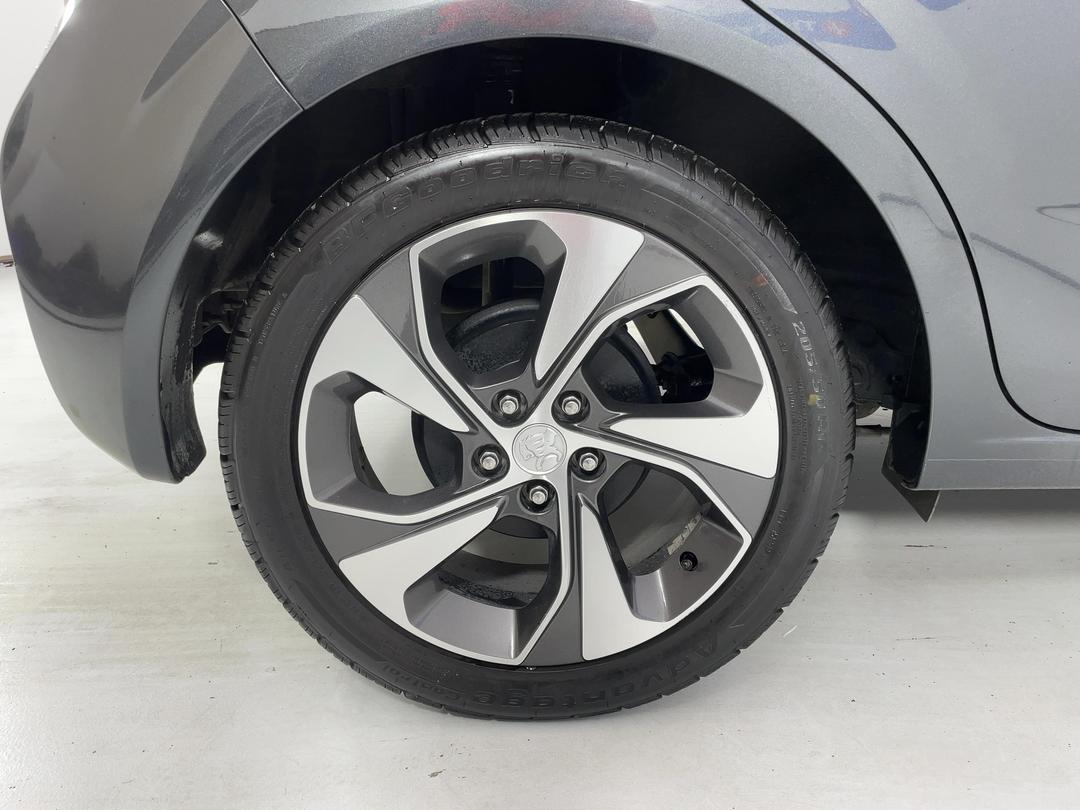 Photo '12' of Holden Barina