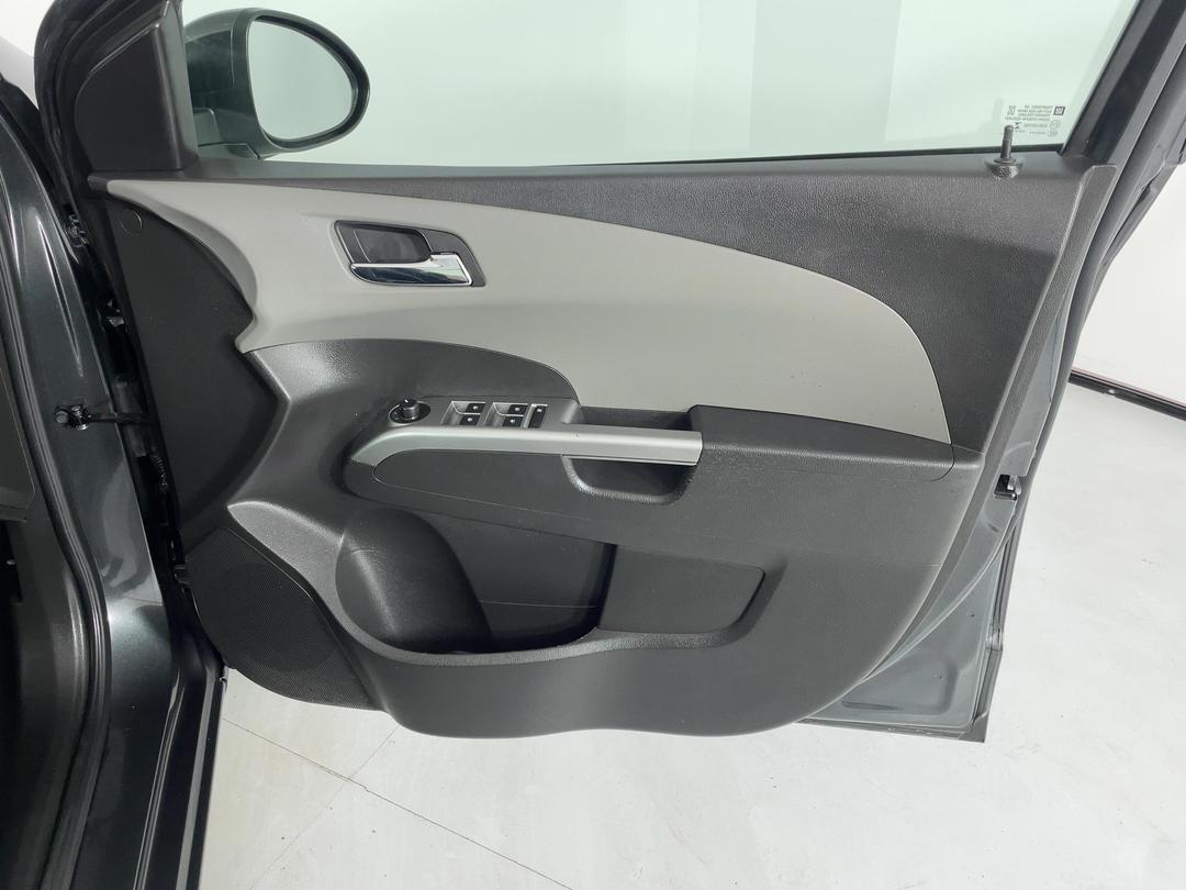 Photo '15' of Holden Barina