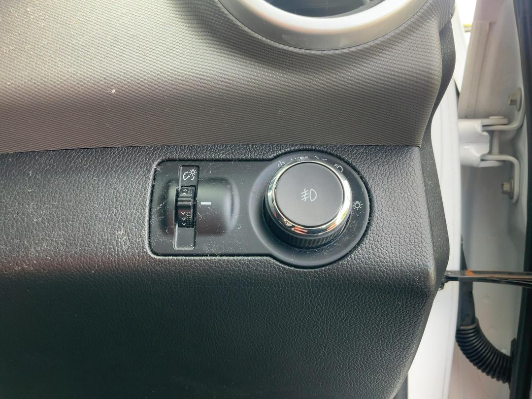 Photo '24' of Holden Barina
