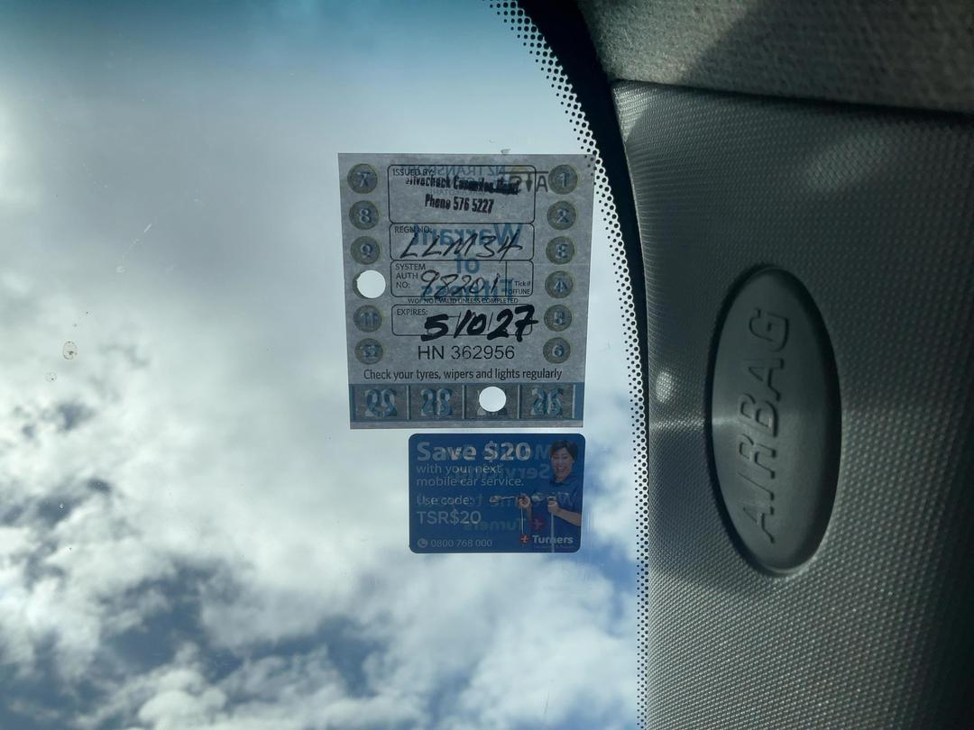 Photo '28' of Holden Barina