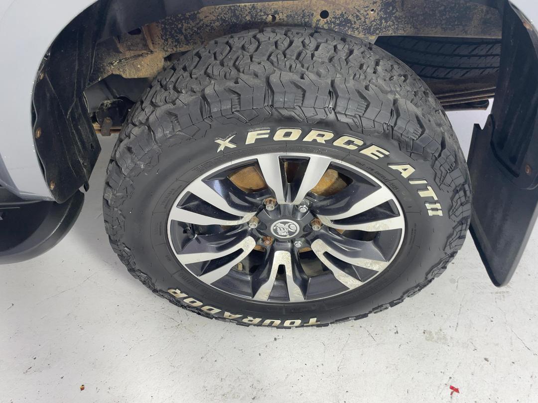 Photo '11' of Holden Colorado