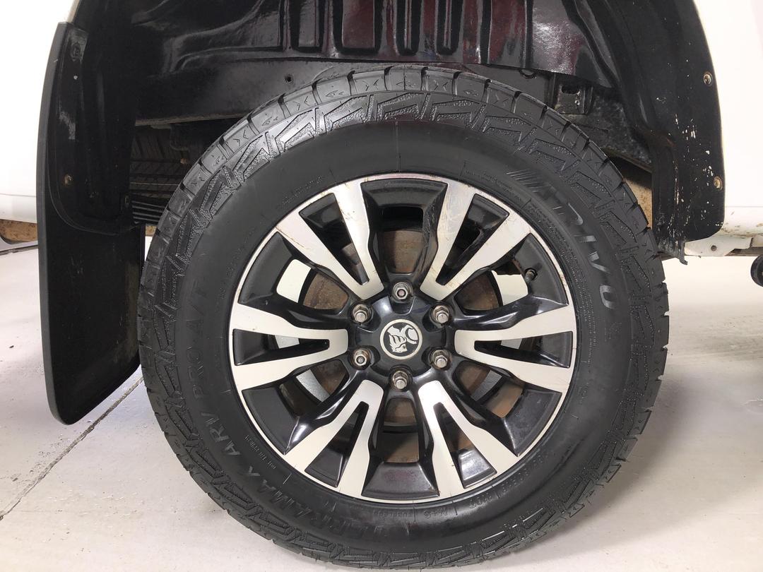 Photo '12' of Holden Colorado