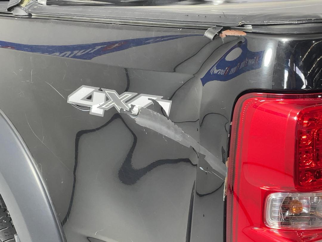 Photo '24' of Holden Colorado