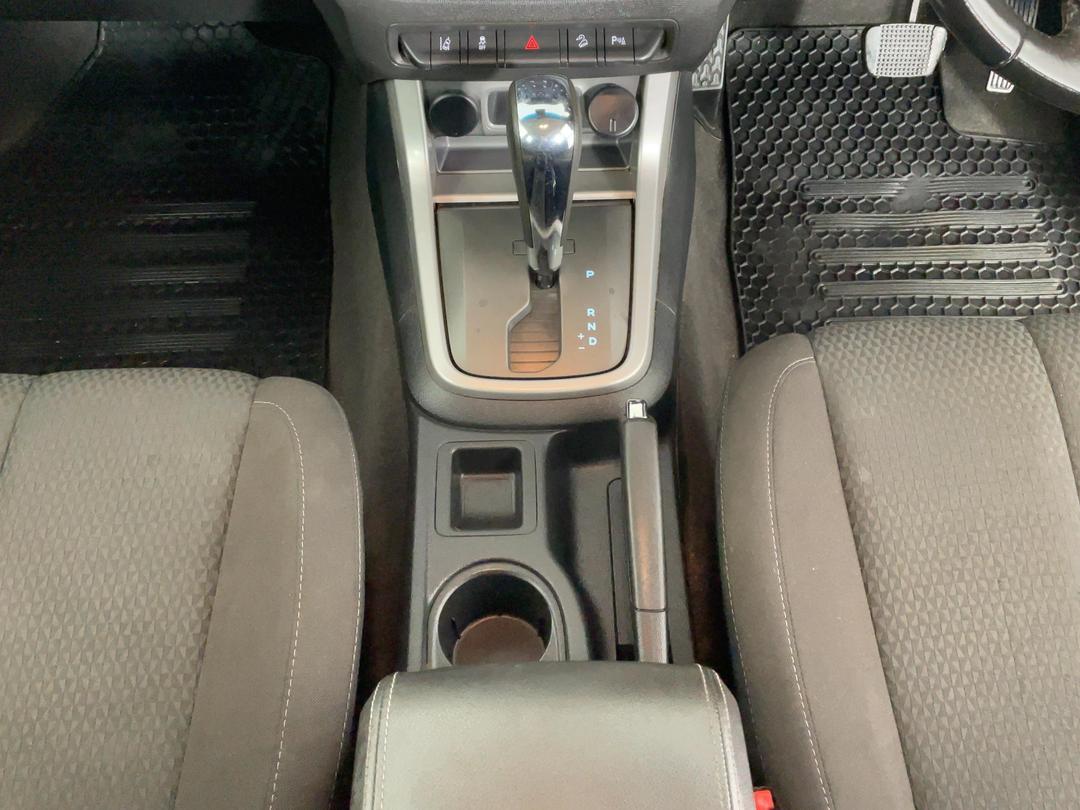 Photo '18' of Holden Colorado