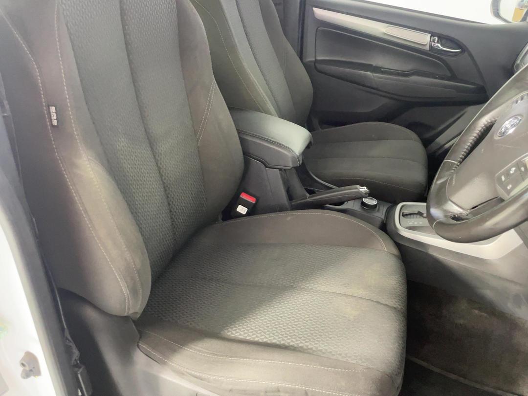 Photo '16' of Holden Colorado