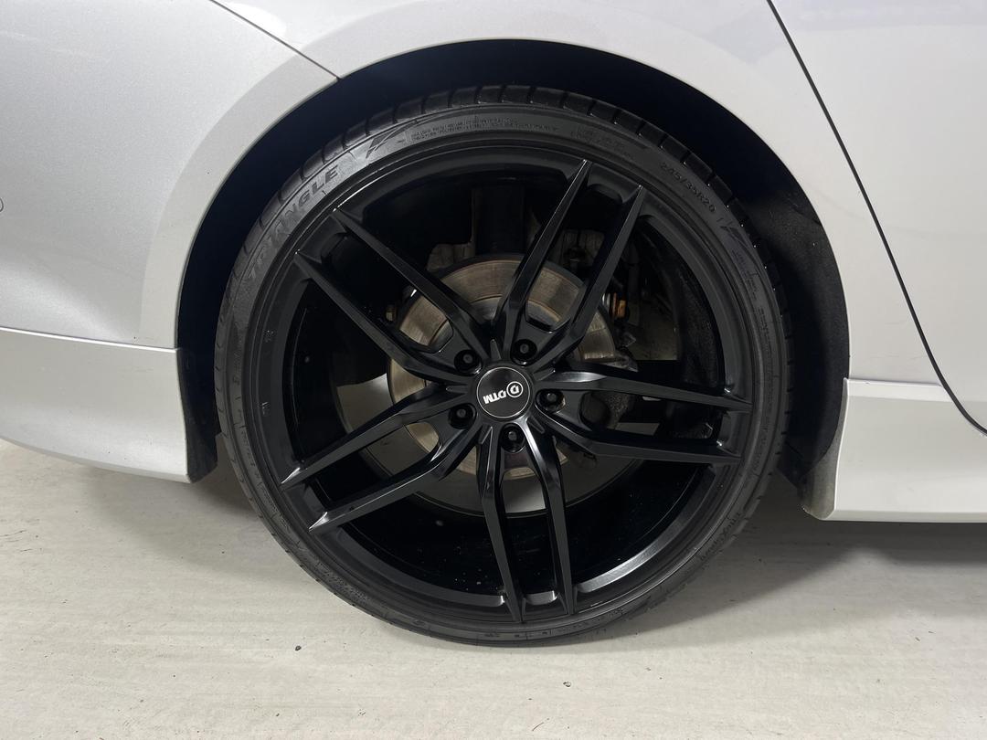 Photo '12' of Holden Commodore