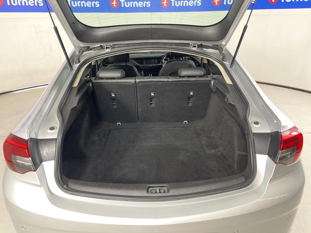 Photo '14' of Holden Commodore