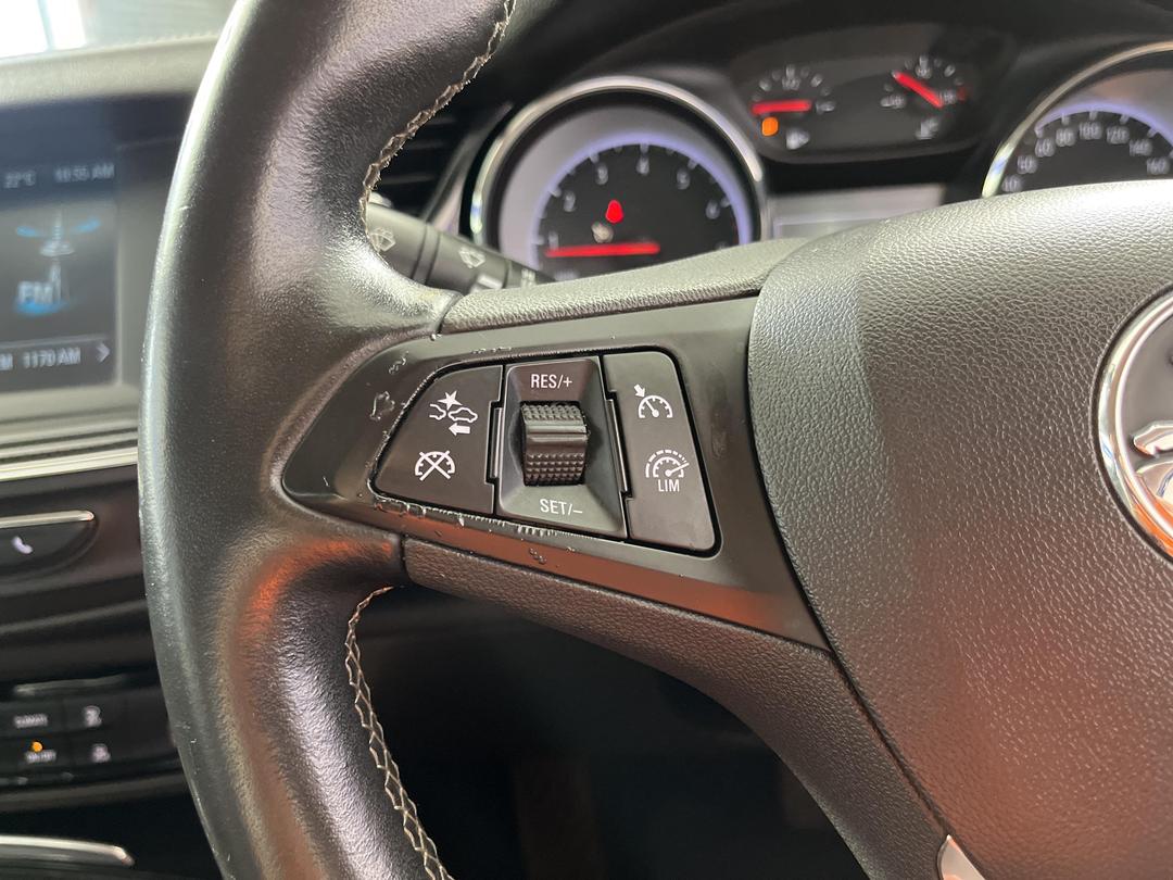 Photo '24' of Holden Commodore