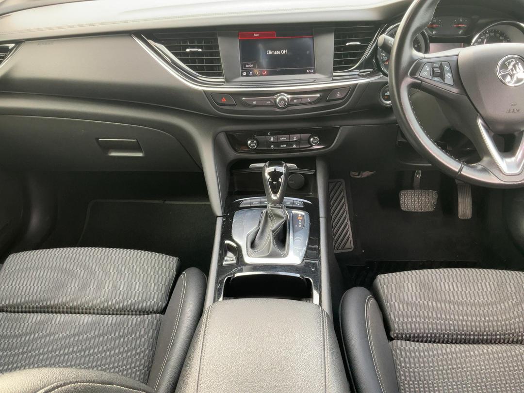 Photo '18' of Holden Commodore