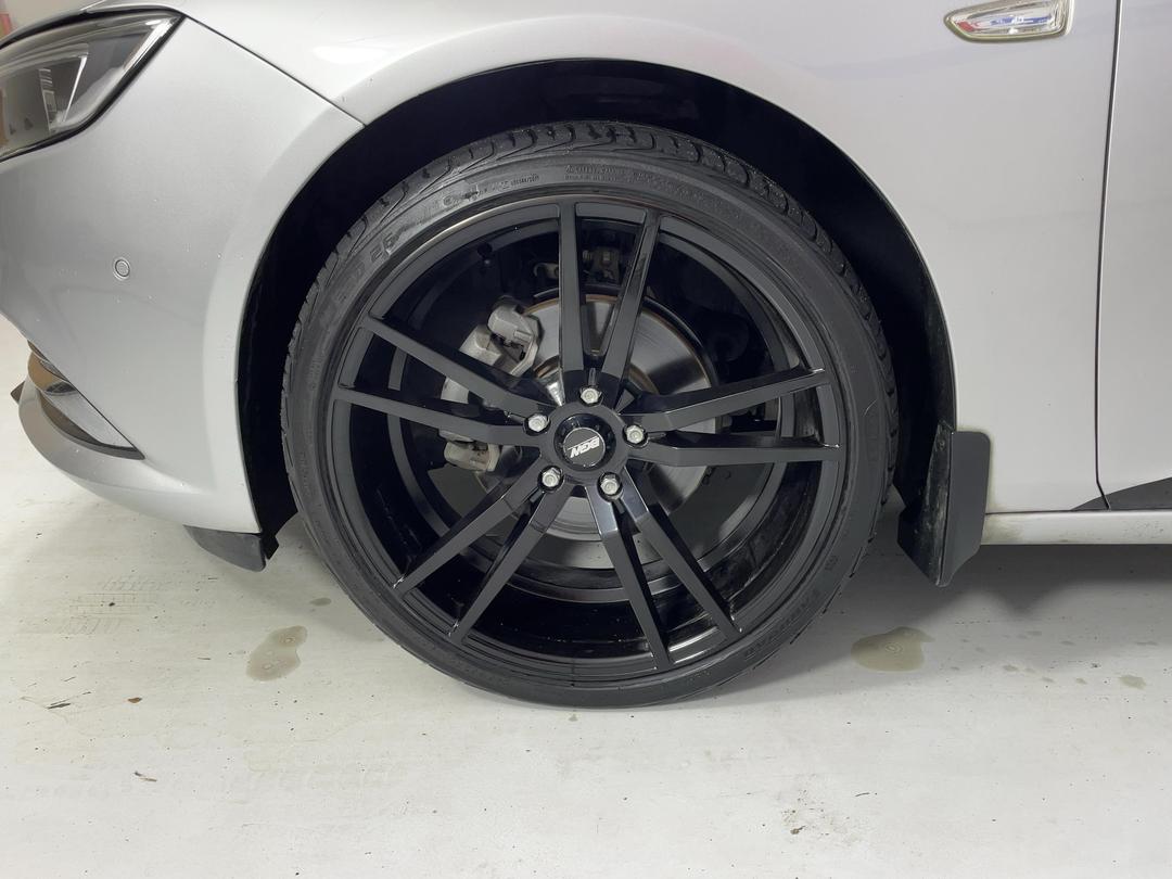 Photo '10' of Holden Commodore